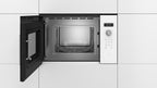 Bosch BFL524MW0 Serie 6 Einbau-Mikrowelle, 38 x 60 cm, 800 W, Drehteller 25,5 cm, Türanschlag Links, AutoPilot 7 7 Automatikprogramme, Reinigungsunterstützung, LED-Touchdisplay, Weiß