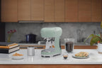 Smeg, ECF01WHEU Manual Espresso -Maschine, Cappuccino -System, Thermoblock, große Tassengehäuse und Doppelkaffeefunktion, 1 l Wassertank, kompakte Abmessungen, 1350W, Weiß
