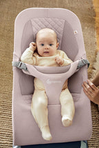 Ergobaby 3-in-1 Evolve Bouncer, Ergonomische Babywippe für Neugeborene ab Geburt bis zum Kleinkind, Babyschaukel mit Neugeboreneneinsatz (2,5 kg - 13,2 kg), Cream