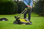 RYOBI 18 V ONE+ Akku-Rasenmäher RLM18X33B40 (Schnittbreite 33 cm, 5-fache Höhenverstellung 25-65 mm, zusammenklappbares Griffgestänge, inkl. Mulchkeil, 35l Grasfangsack, 4,0Ah Akku & Ladegerät)