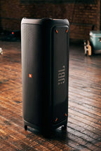 JBL PartyBox 710 - Schwarz – Trag - und rollbarer Bluetooth Party-Lautsprecher mit Lichteffekten – Spritzwassergeschützte, mobile Musikbox