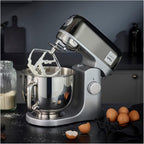 Kenwood kMix KMX750RD Küchenmaschine, 5 l Edelstahl Schüssel, Safe-Use-Sicherheitssystem, Metallgehuse, 1000 Watt, inkl. 3-Teiligem Patisserie-Set und Spritzschutz, Rot