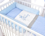 Baby Delux Babybett Komplett Set Hausbett 60x120 cm weiß Schublade Rausfallschutz Kinderbett Matratze Bettwäsche Deko Set (Prince Stars)