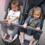 hauck Geschwisterwagen Roadster Duo SLX, Zwillingsbuggy ab Geburt bis 15 kg (ca. 3 Jahren) mit Liegefunktion, XL Korb, Einfach und Klein Zusammenklappbar, Große Räder (Grey/Silver)