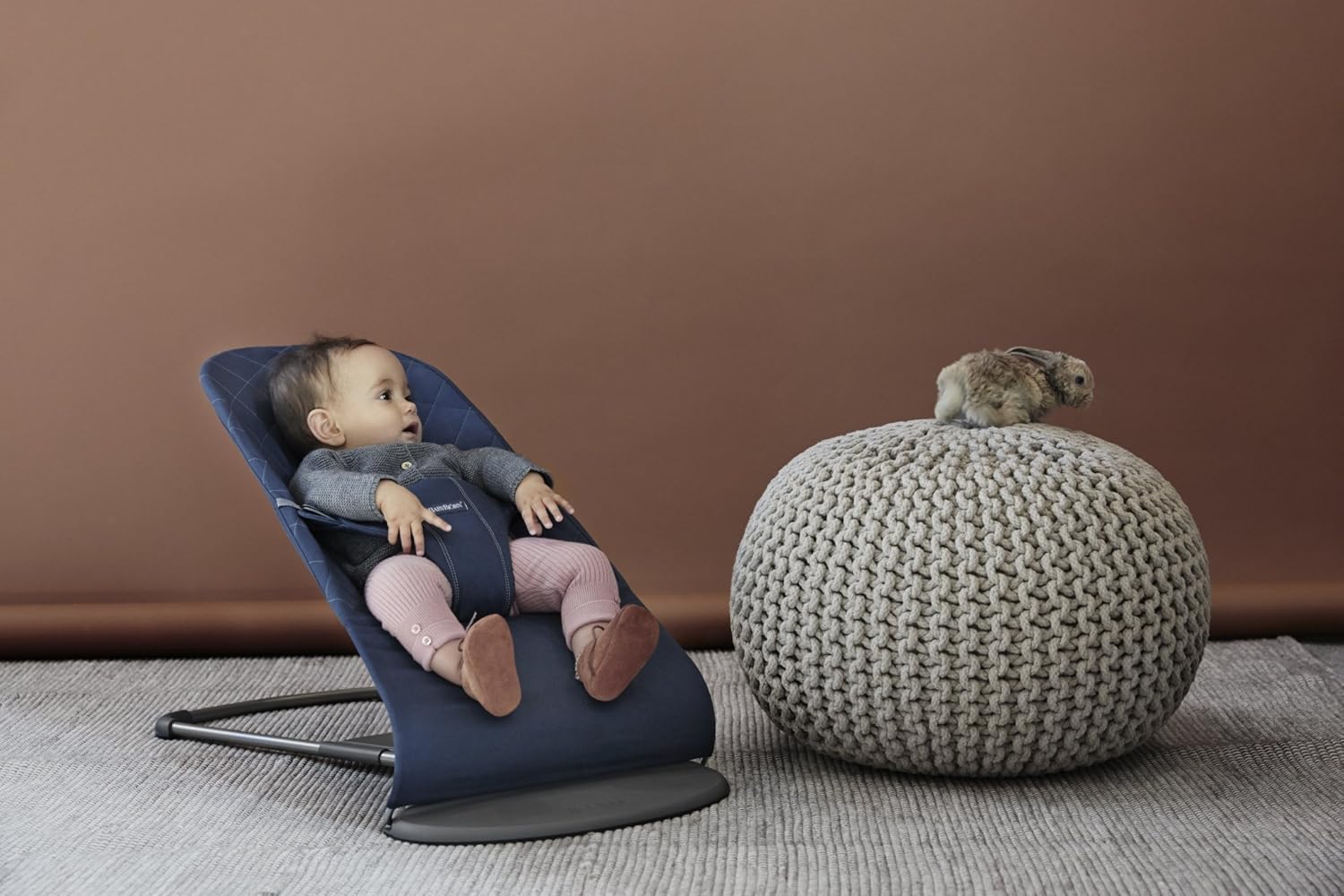BabyBjörn Babywippe Bliss, Gewebt, Blütenblatt-Steppung, Sandgrau