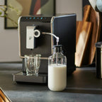 Tchibo Kaffeevollautomat Esperto Pro mit One Touch Funktion für Caffè Crema, Espresso und Milchspezialitäten, Anthrazit