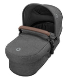 Maxi-Cosi Zelia S Trio Kinderwagen 3 in 1 Komplettset, 0-4 Jahre, bis 22 kg, Zusammenklappbar, Kompakt, Verstellbarer Baby Kinderwagen, mit CabrioFix S i-Size Babyschale, Zubehör, Wickeltasche, Grau